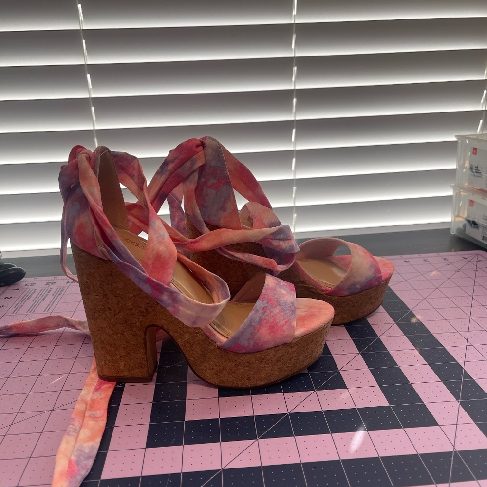 Pink Wedges